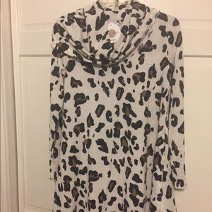 Betsy Boo’s Animal print tunic size Lg